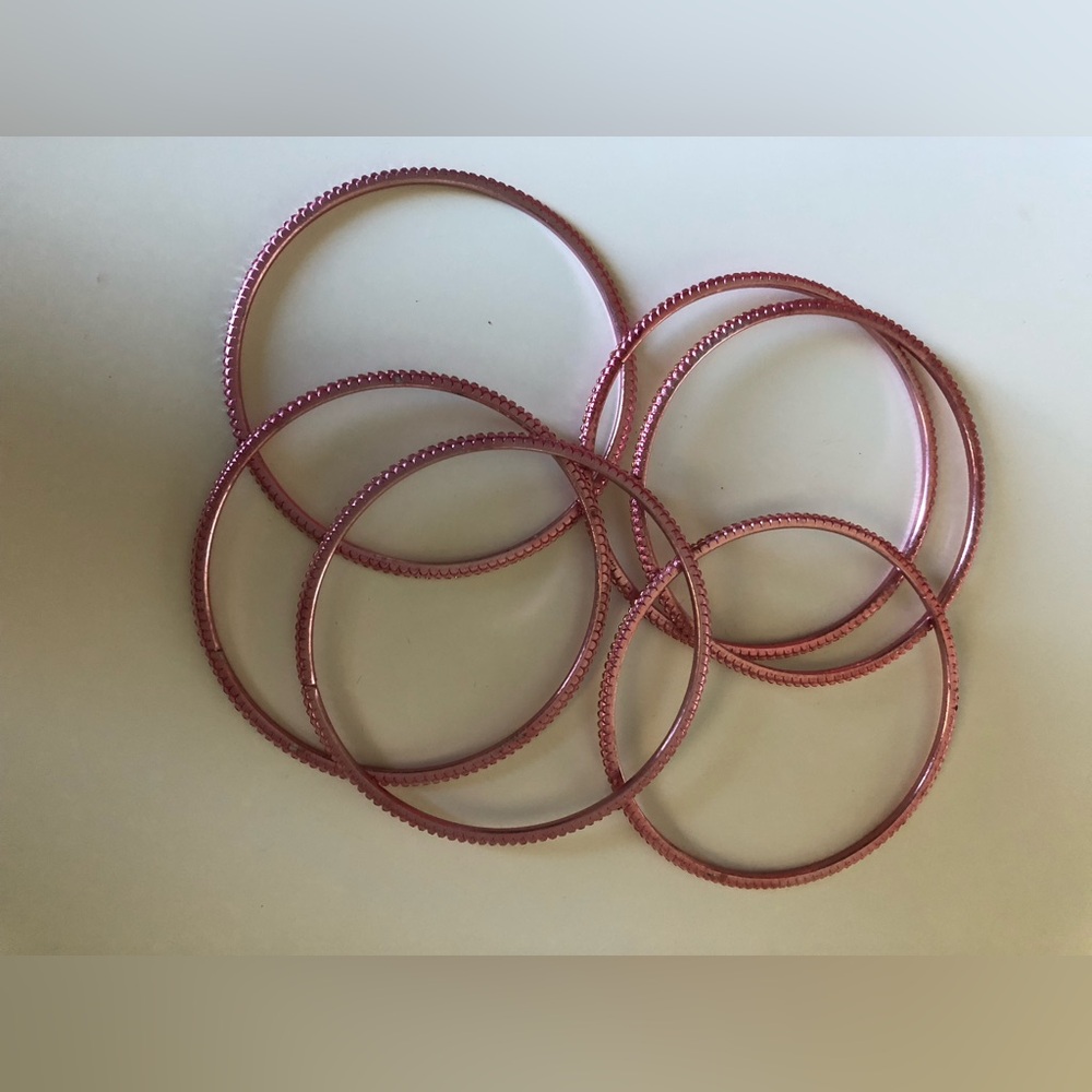 NWOT 6 Stackable Pink Women's Bangle Bracelet Set